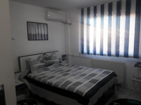 Black & White Suite